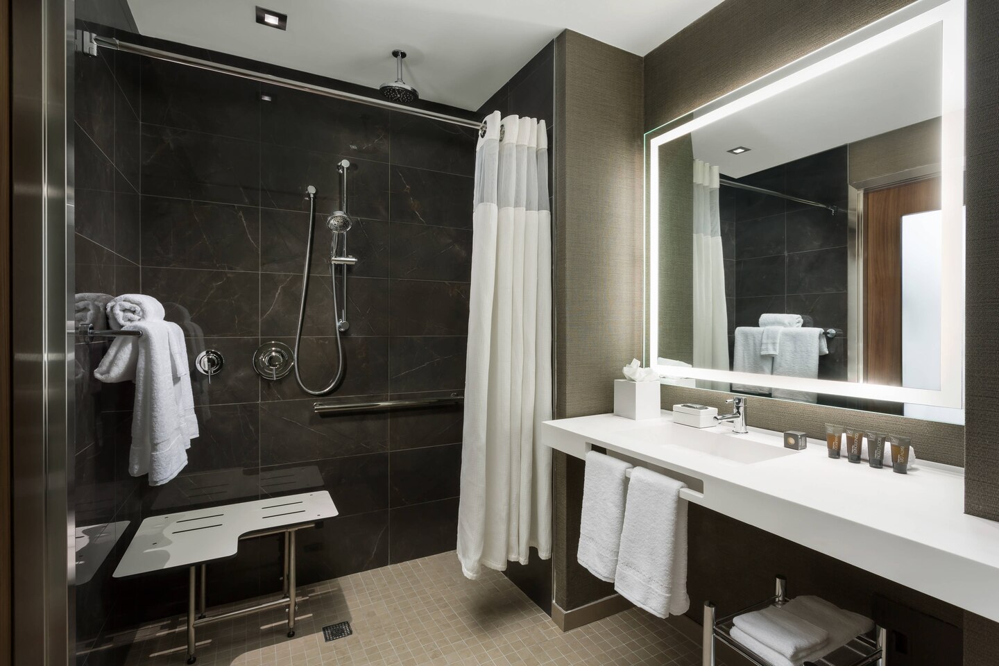 Salle de bain de l'AC Hotel by Marriott